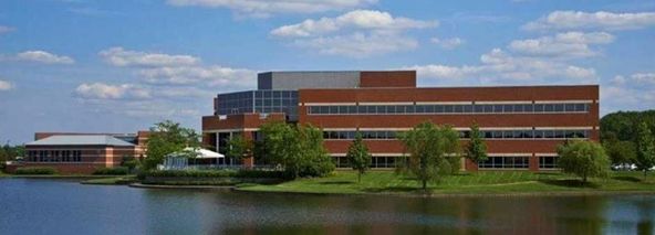 8 Cedarbrook Dr, Cranbury, NJ 08512